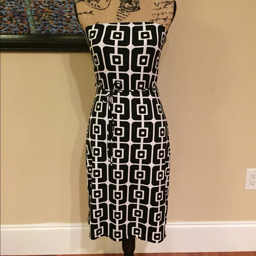 Black & white geometric design strapless dress